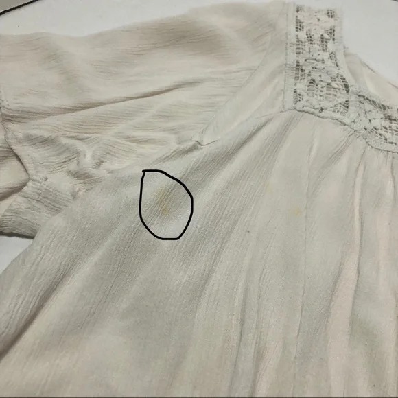 White Hollister Crop Top - Picture 9 of 9